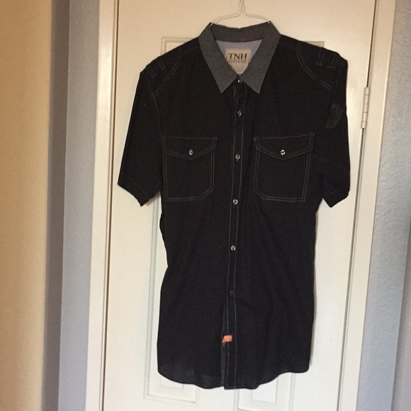 Short sleeve TNH Brand shirt. - Picture 2 of 8